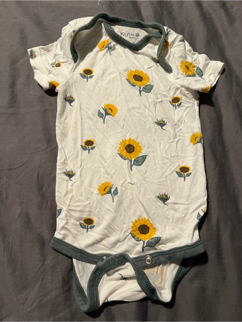 Kyte BABY White Sunflower Print One-Piece with Green Trim
